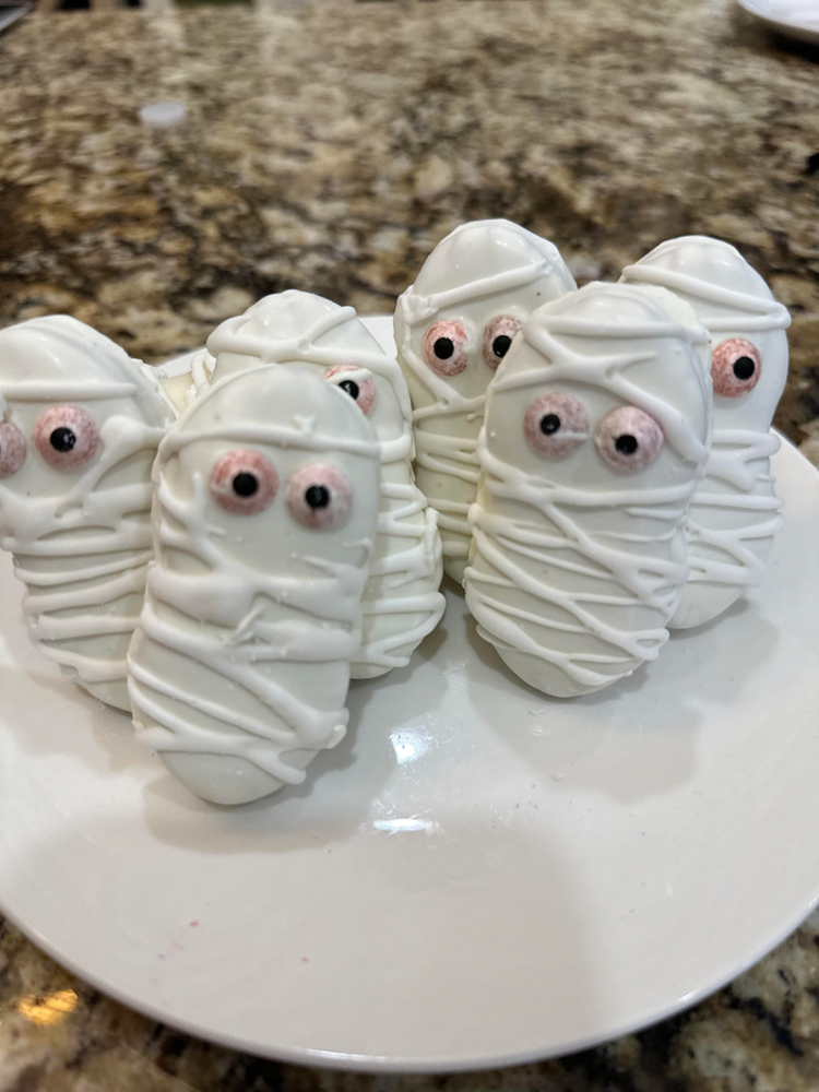 Mummy Nutter Butter Cookies