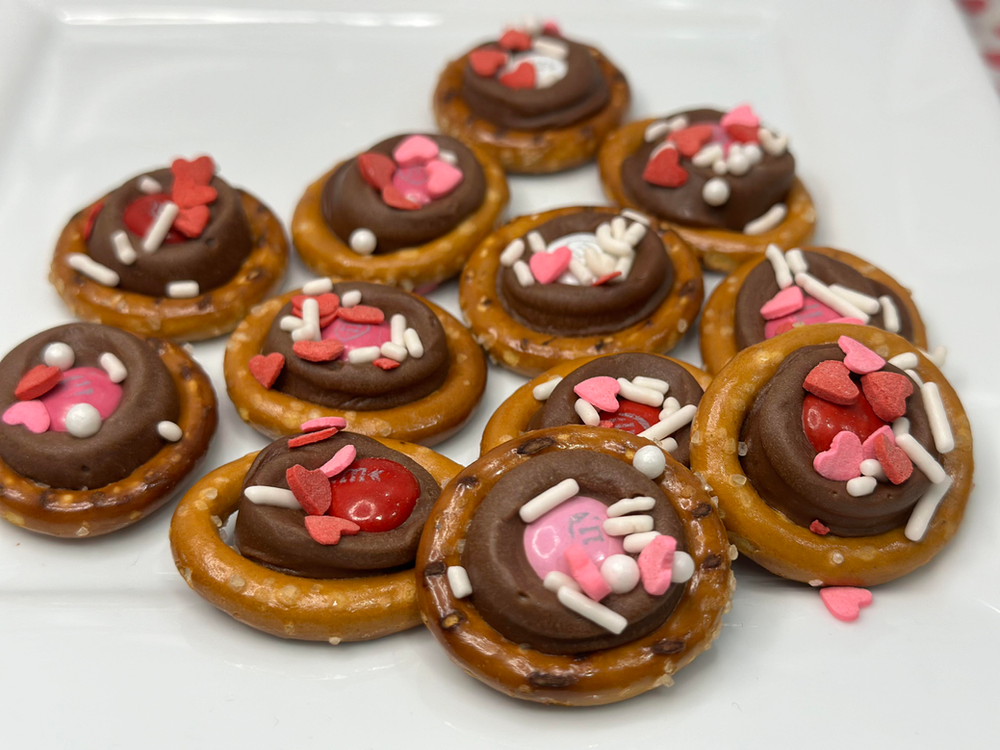 Valentine Caramel Pretzel Bites; Sweet and Salty Bliss