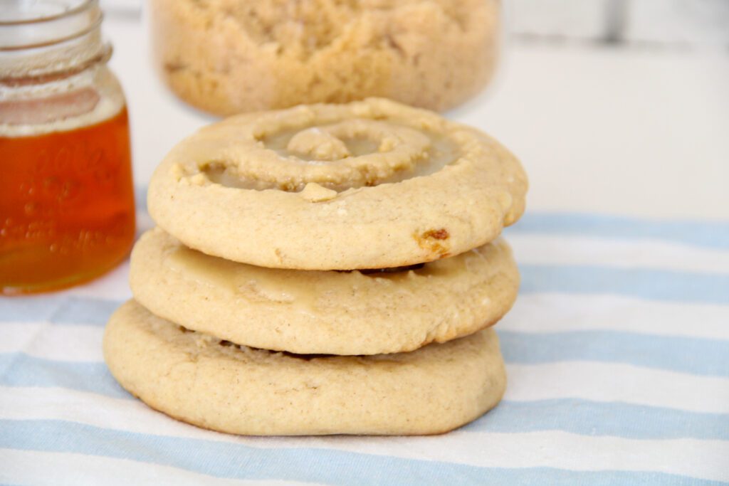 Copycat Crumbl Honey Bun Cookies